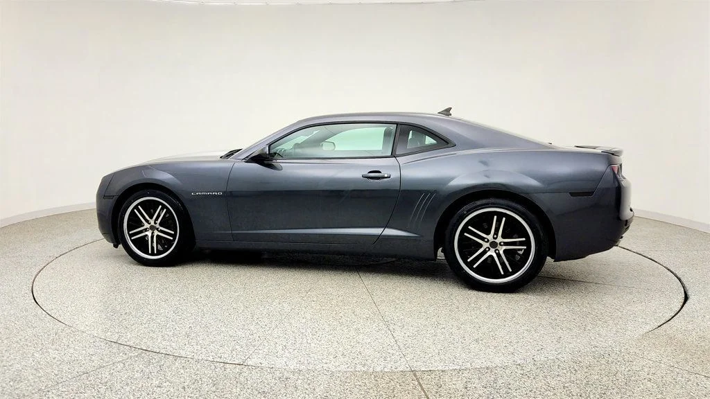 Used 2011 Cyber Gray Metallic Chevrolet 2LT Coupe w/ RS Package, Silver Stripes & Remote Start image 8