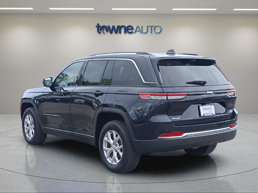 Used 2023 Black Jeep Limited image 4