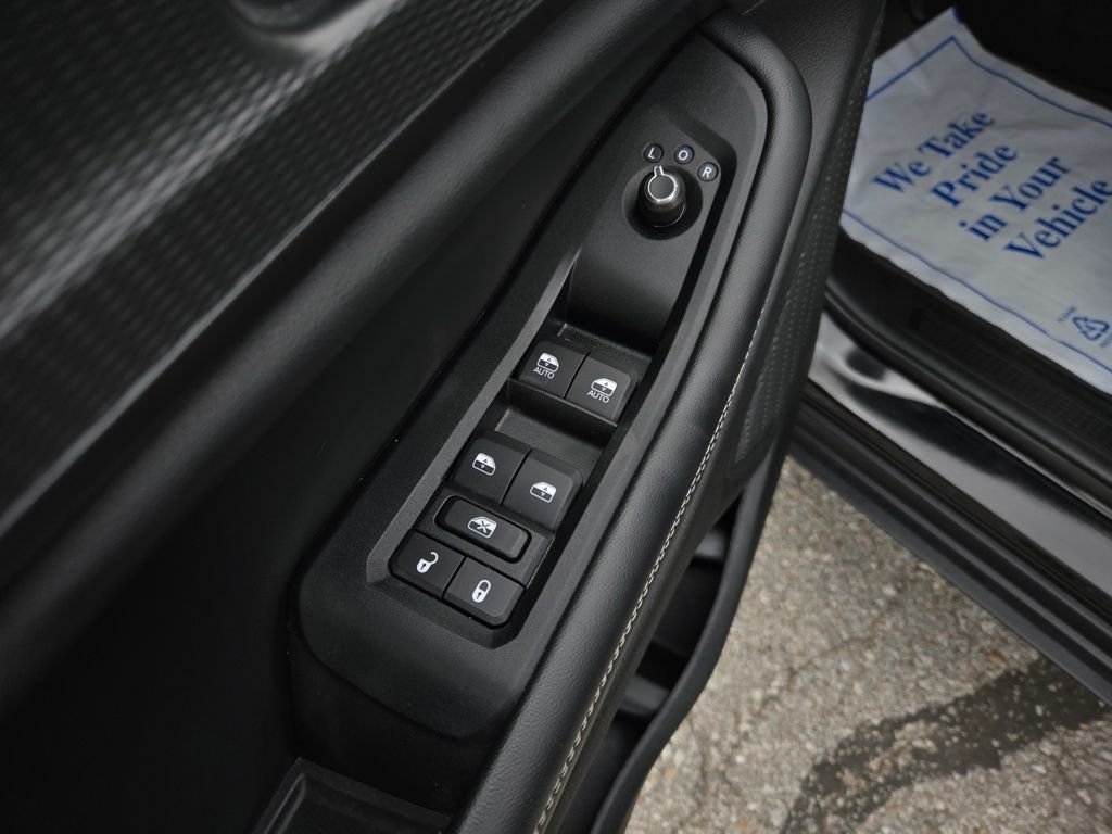 Used 2023 Black Jeep Altitude X image 15
