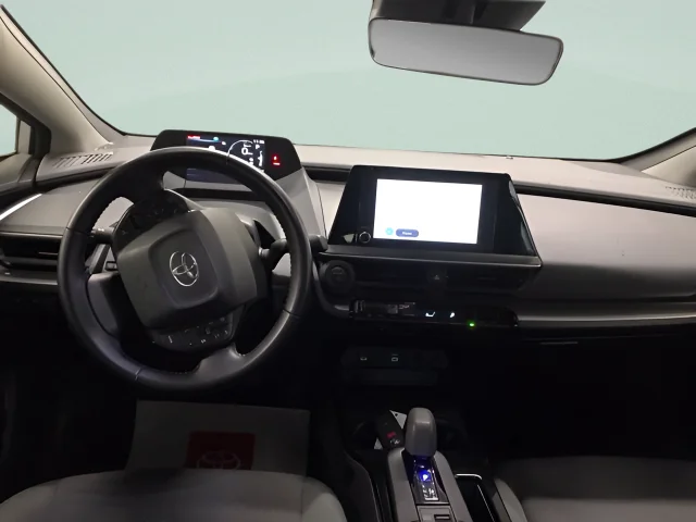 Used 2025  Toyota LE image 13