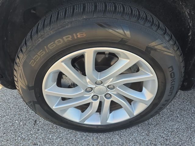 Used 2018 Fuji White Land Rover HSE image 17