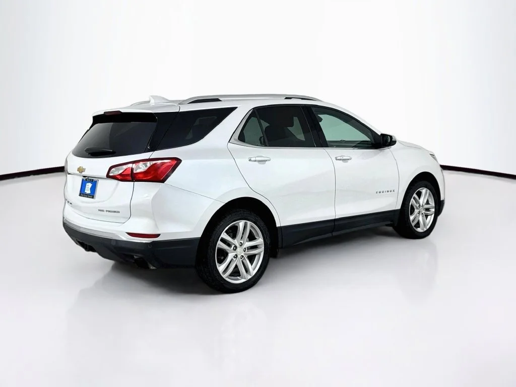 Used 2020 Iridescent Pearl Tricoat Chevrolet Premier image 7
