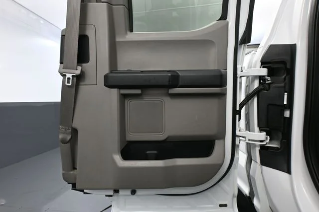 Used 2019 White Ford XL image 36
