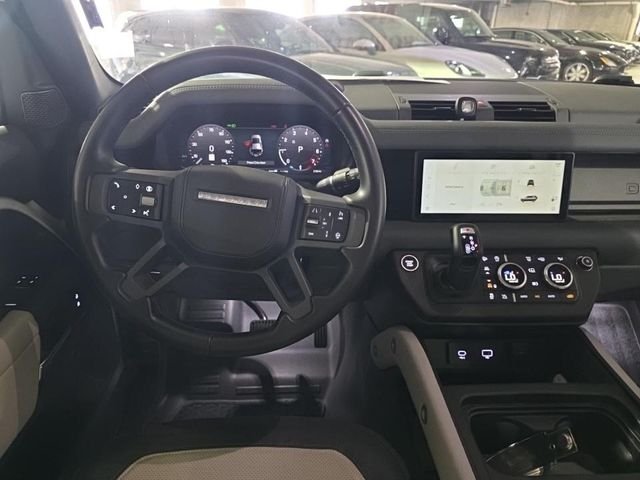 Used 2024 Fuji White Land Rover X-Dynamic SE image 13