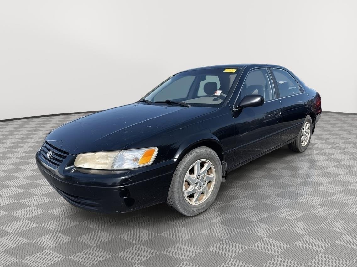 Used 1999 Black Toyota LE image 4