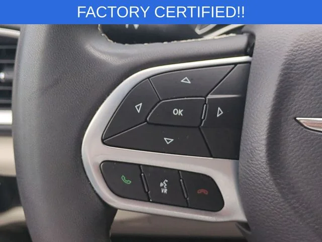 Used 2023 White Chrysler Touring L image 19