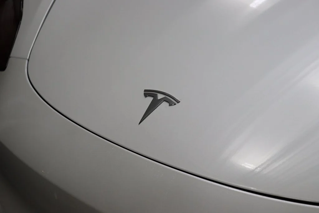 Used 2020 Pearl White Multi-Coat Tesla Long Range image 3