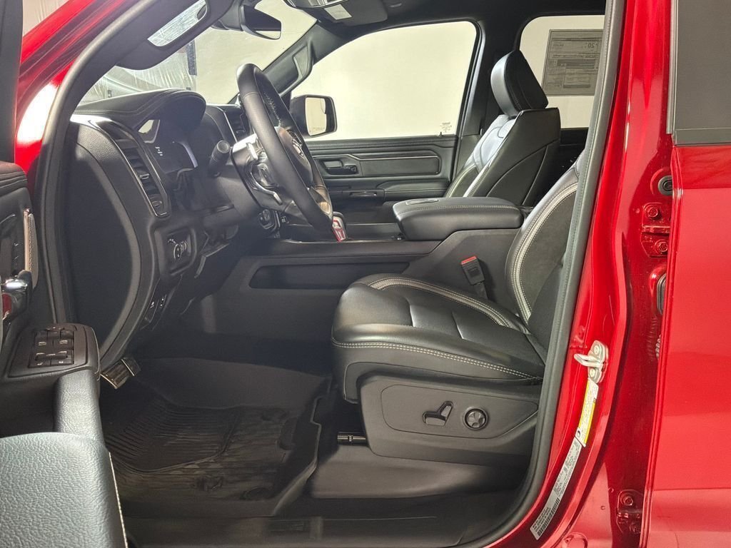 New 2026 Molten Red Pearl-Coat Exterior Paint RAM Rebel image 13