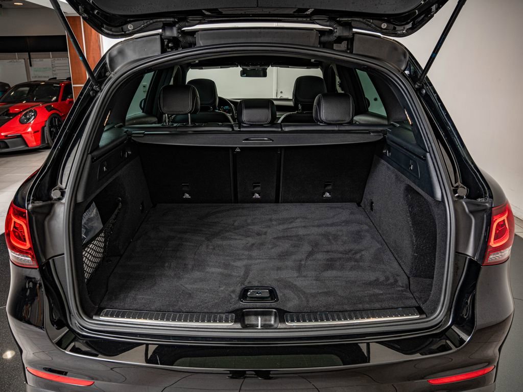 Used 2022 Black Mercedes-Benz GLC 300 image 35