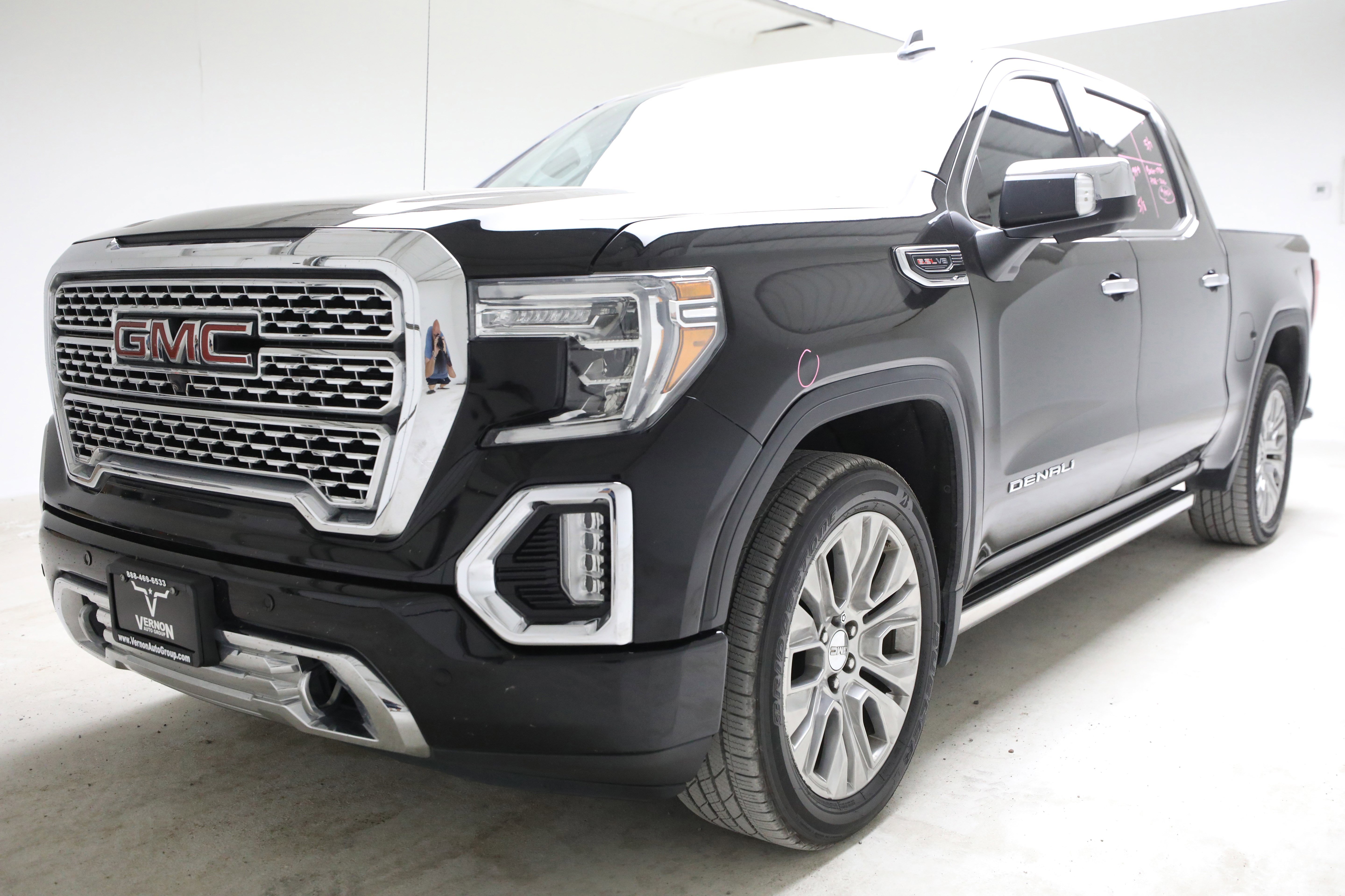 2021 GMC Sierra 4WD Crew Cab Short Box Denali's photo