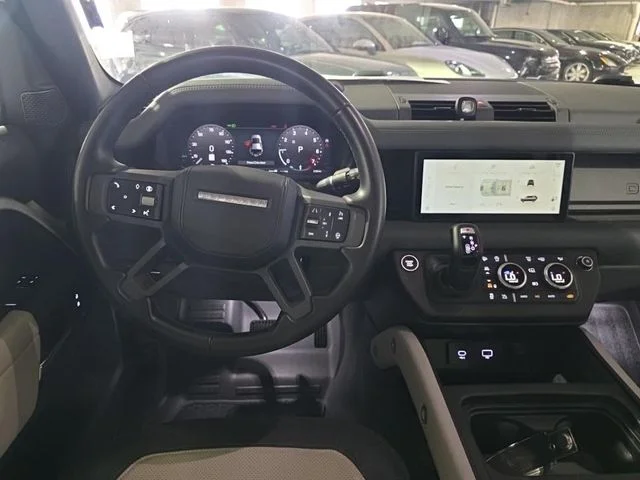 Used 2024 Fuji White Land Rover X-Dynamic SE image 13