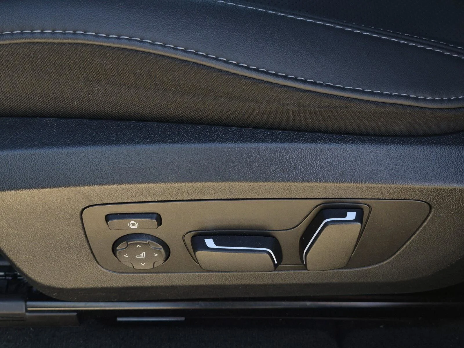 2025 BMW X3 30 - Photo 25