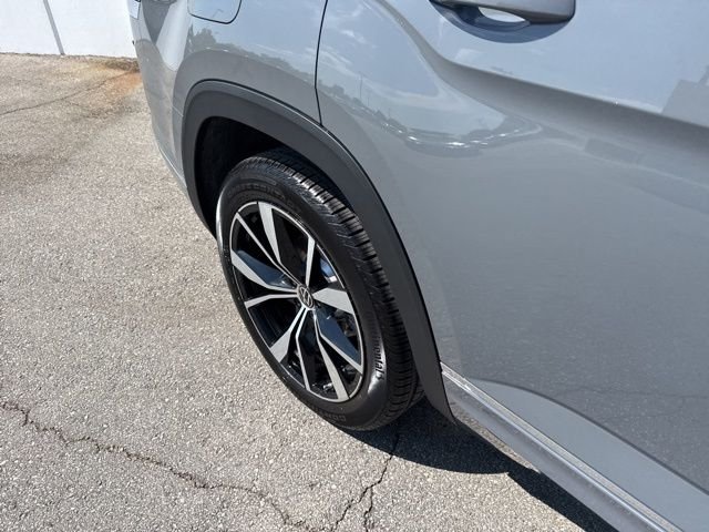 New 2026 Pure Gray Volkswagen 2.0T SEL Premium R-Line image 6