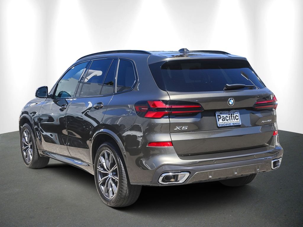 Used 2025 Green Metallic BMW xDrive40i image 4