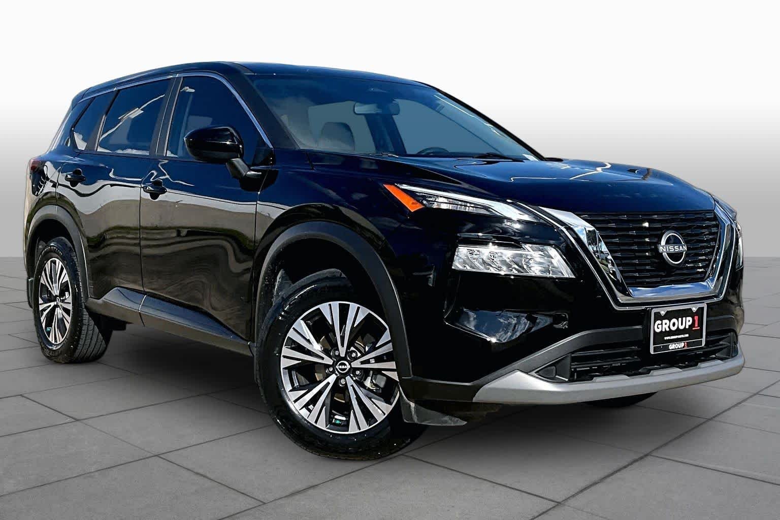 Used 2023 Super Black Nissan SV image 3