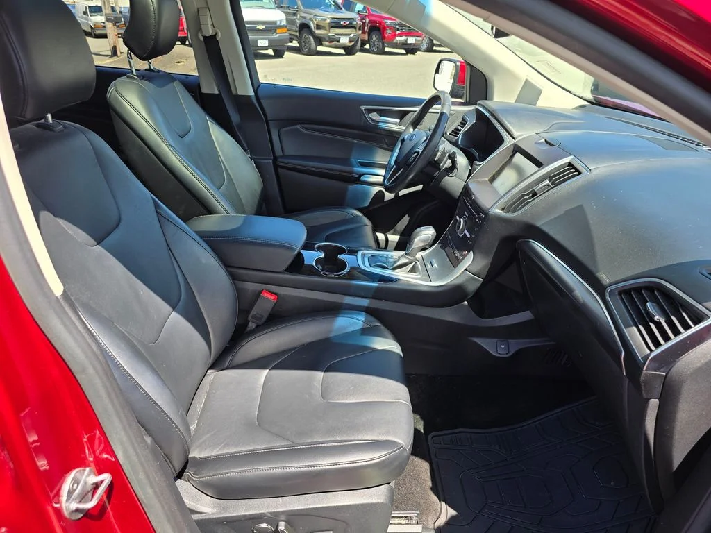 Used 2015 Red Ford Titanium image 11