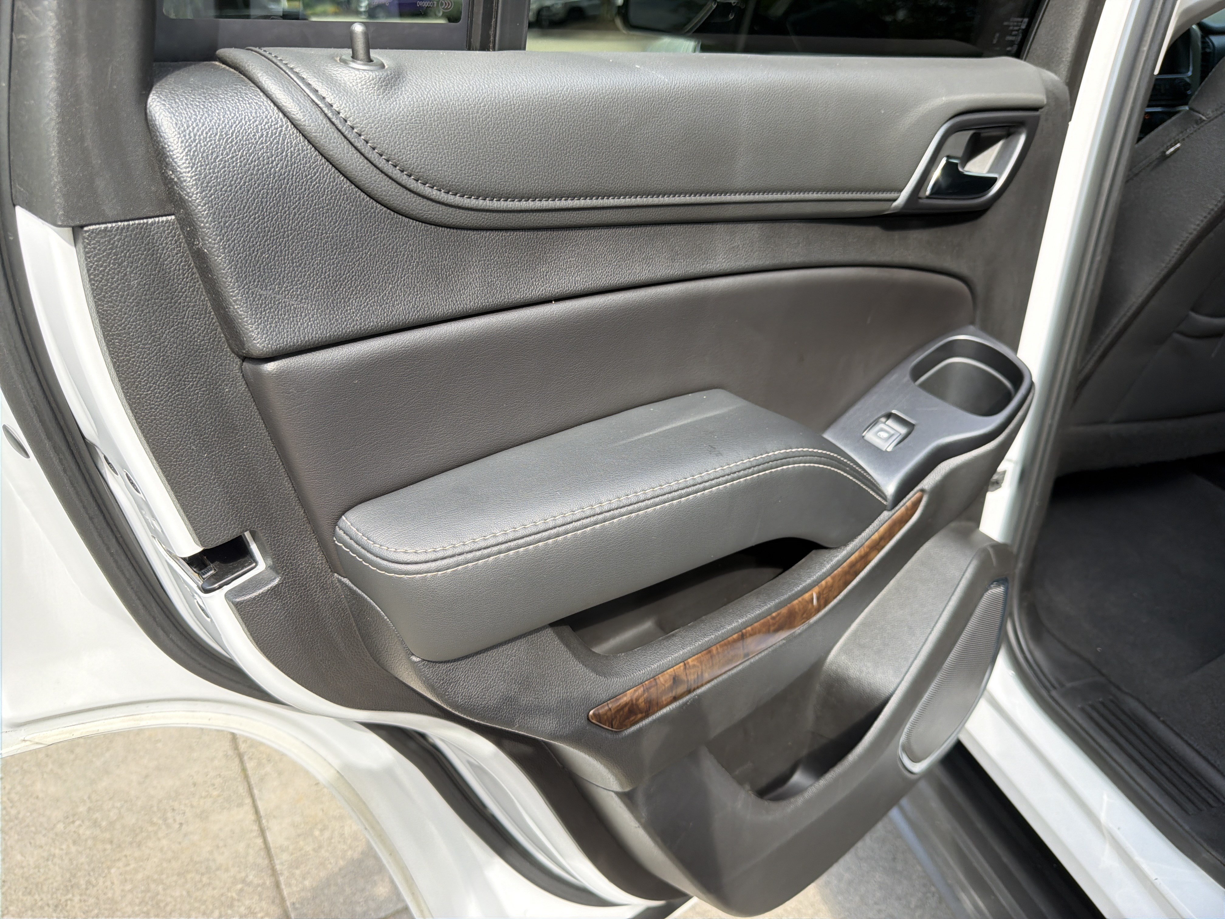 Used 2019 Summit White Chevrolet LS image 21