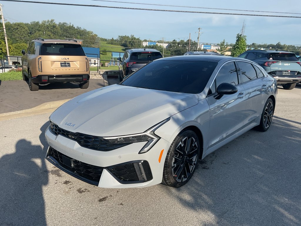 Certified Used 2025 Wolf Gray Kia GT-Line image 4