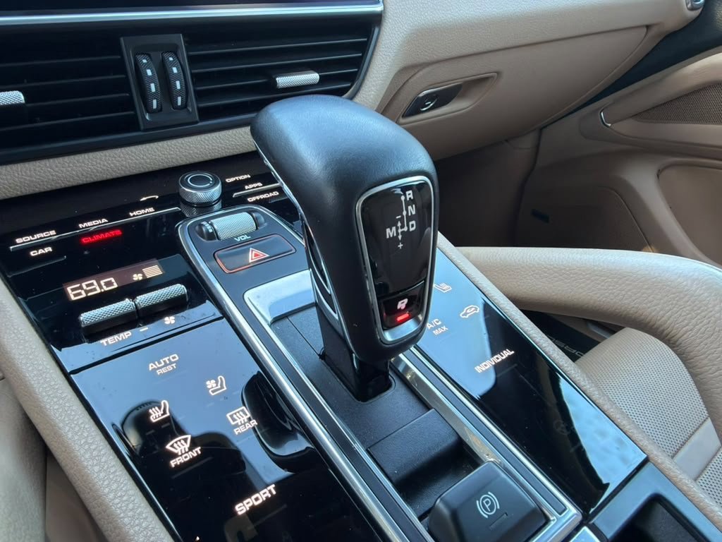 Used 2020 Blue Porsche  image 14