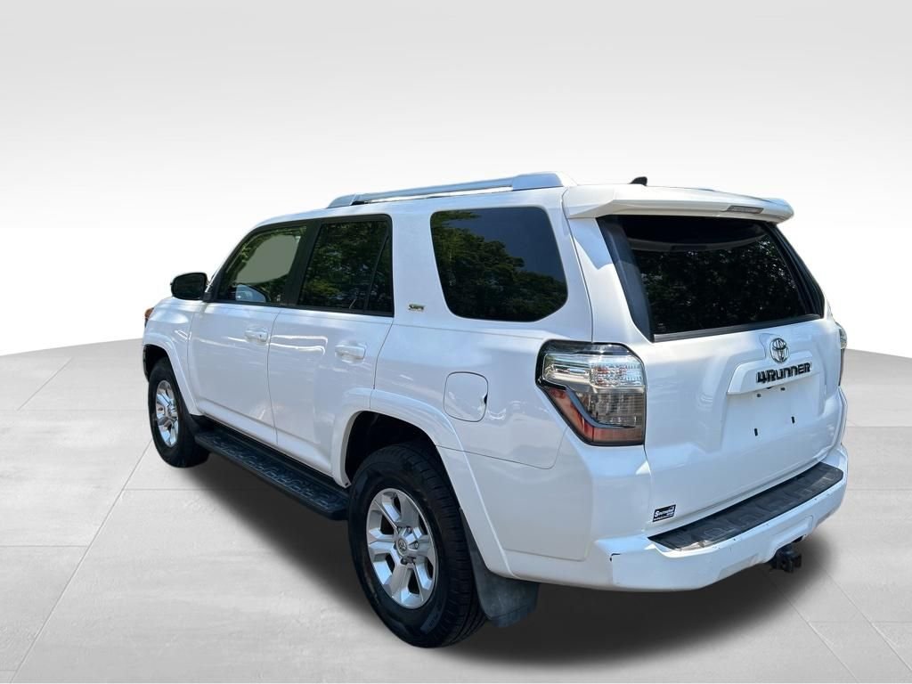 Used 2018 White Toyota SR5 Premium image 3