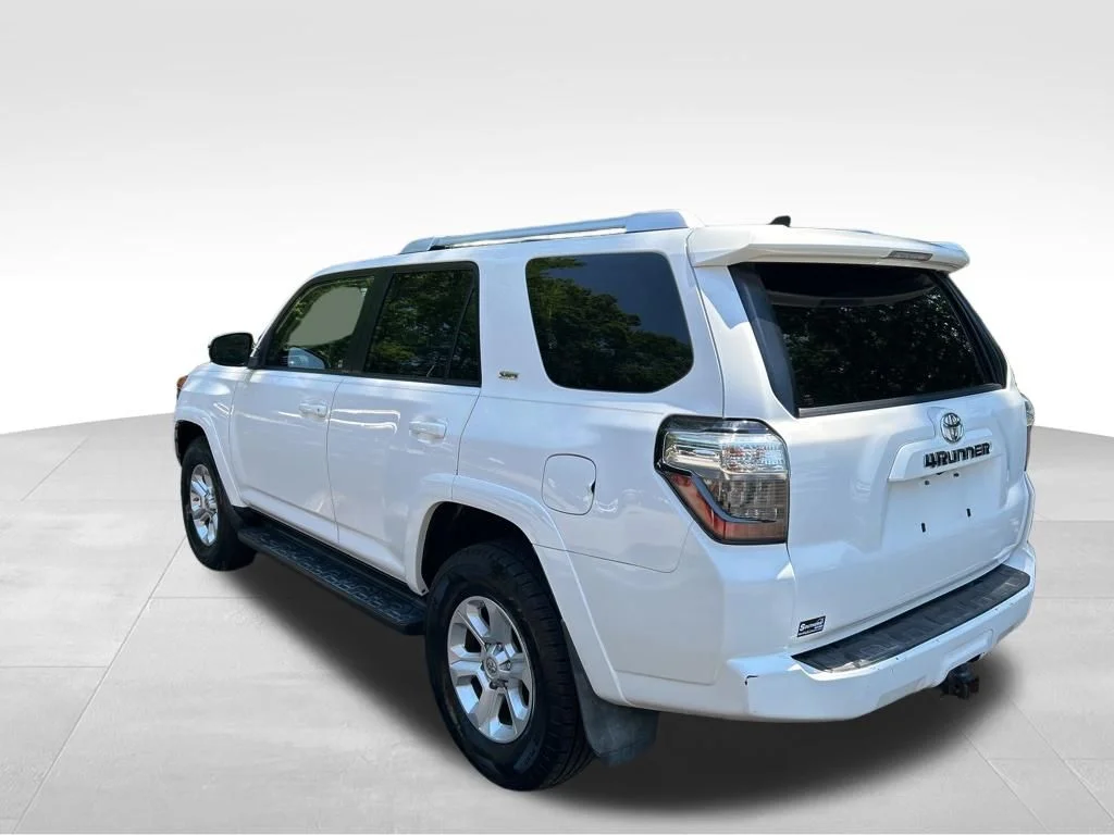 Used 2018 White Toyota SR5 Premium image 3