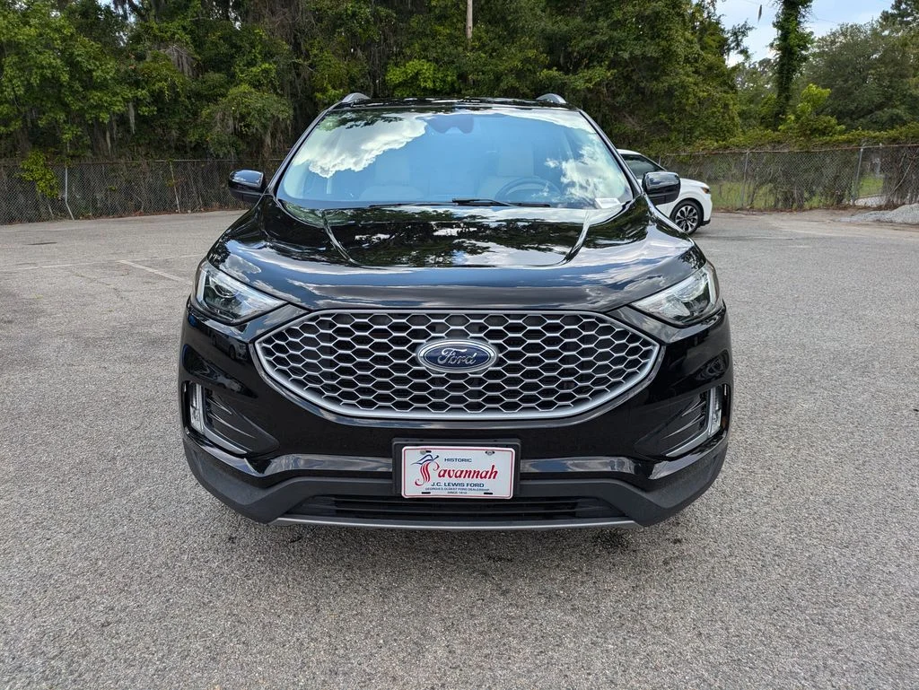 Certified Used 2024 Agate Black Metallic Ford SEL image 9