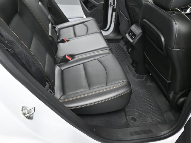 Used 2019 White GMC SLT image 16