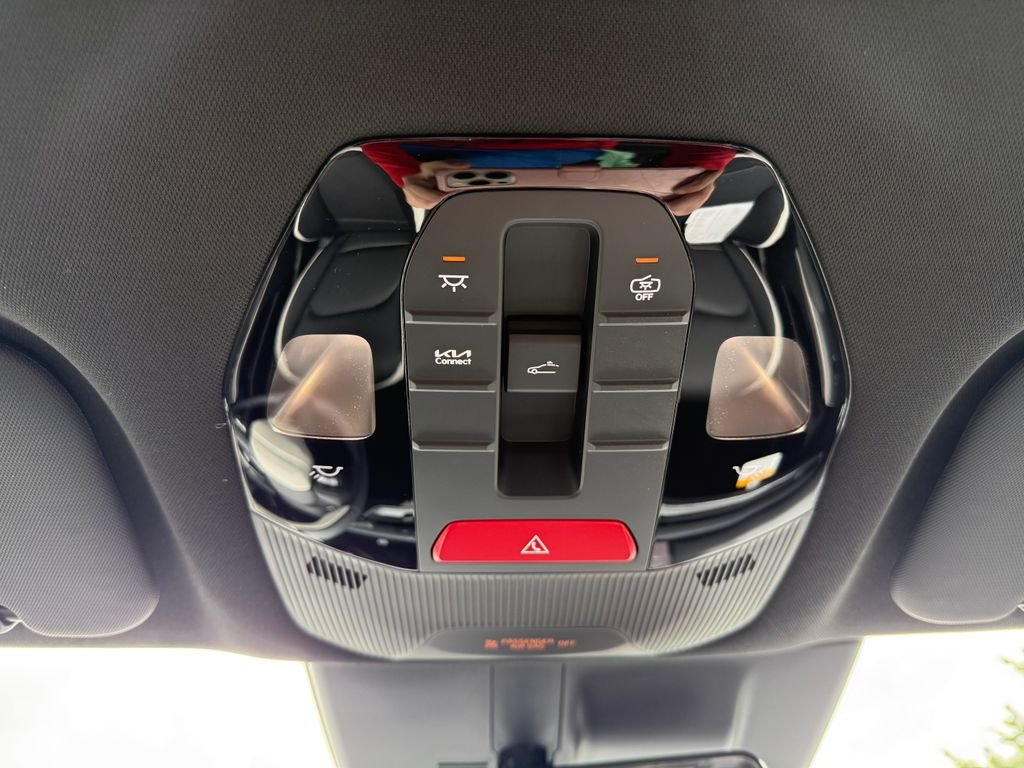 New 2026 Snow White Pearl Kia GT-Line image 24