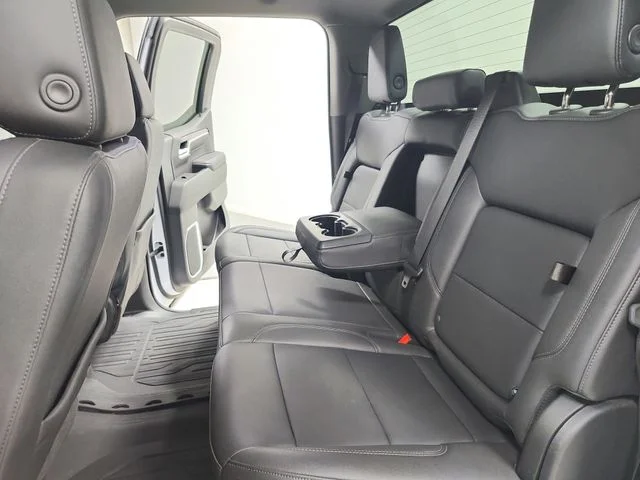 Used 2023 White GMC SLT image 38