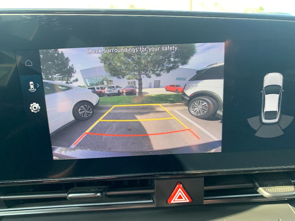 Used 2023 Onyx Black Hyundai Base image 14