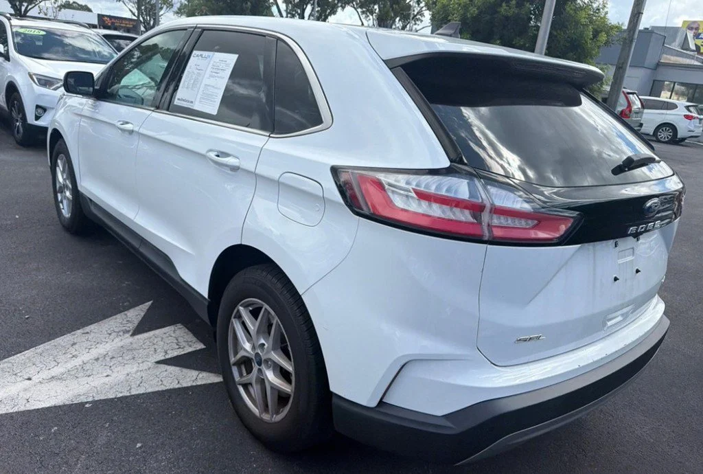 Used 2022 White Ford SEL image 4