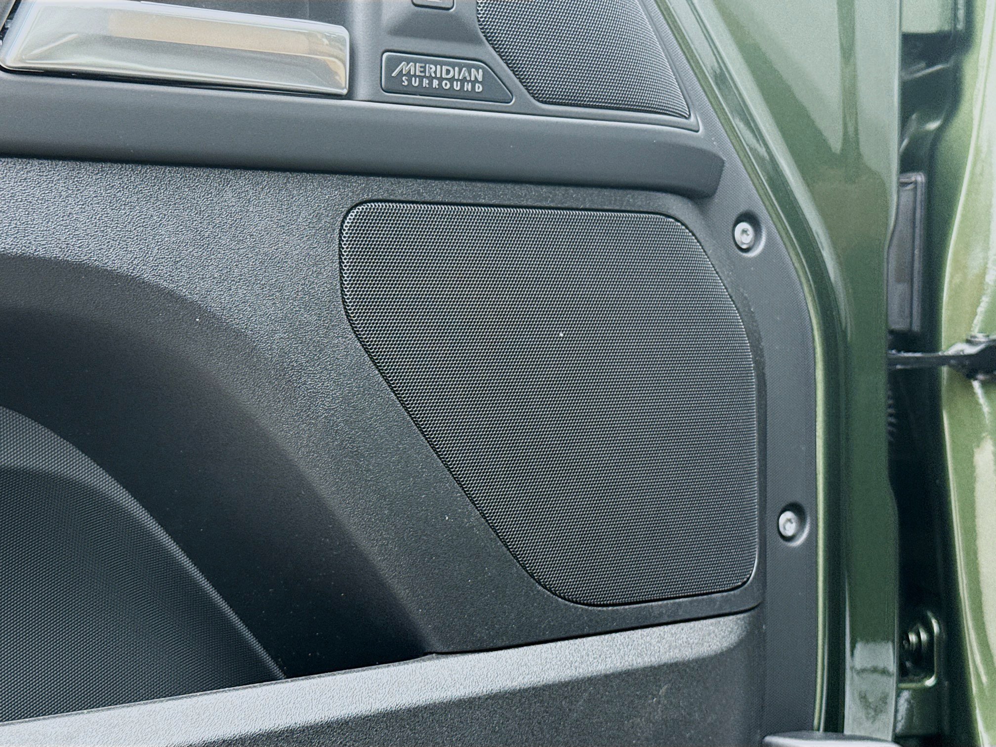 New 2026 Woolstone Green LAND ROVER X-Dynamic SE image 24