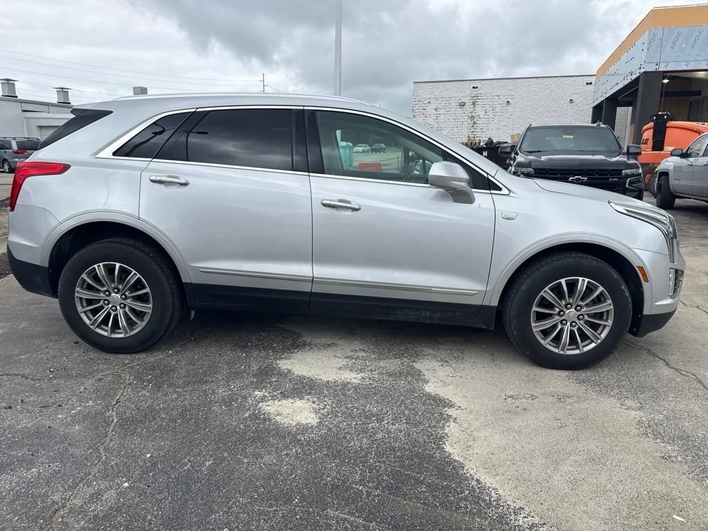 Used 2017 Radiant Silver Metallic Cadillac Luxury image 2