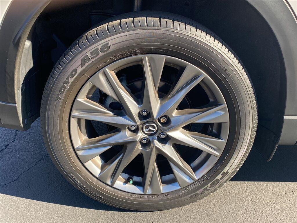 Used 2021 Snowflake White Pearl Mica Mazda Signature image 13