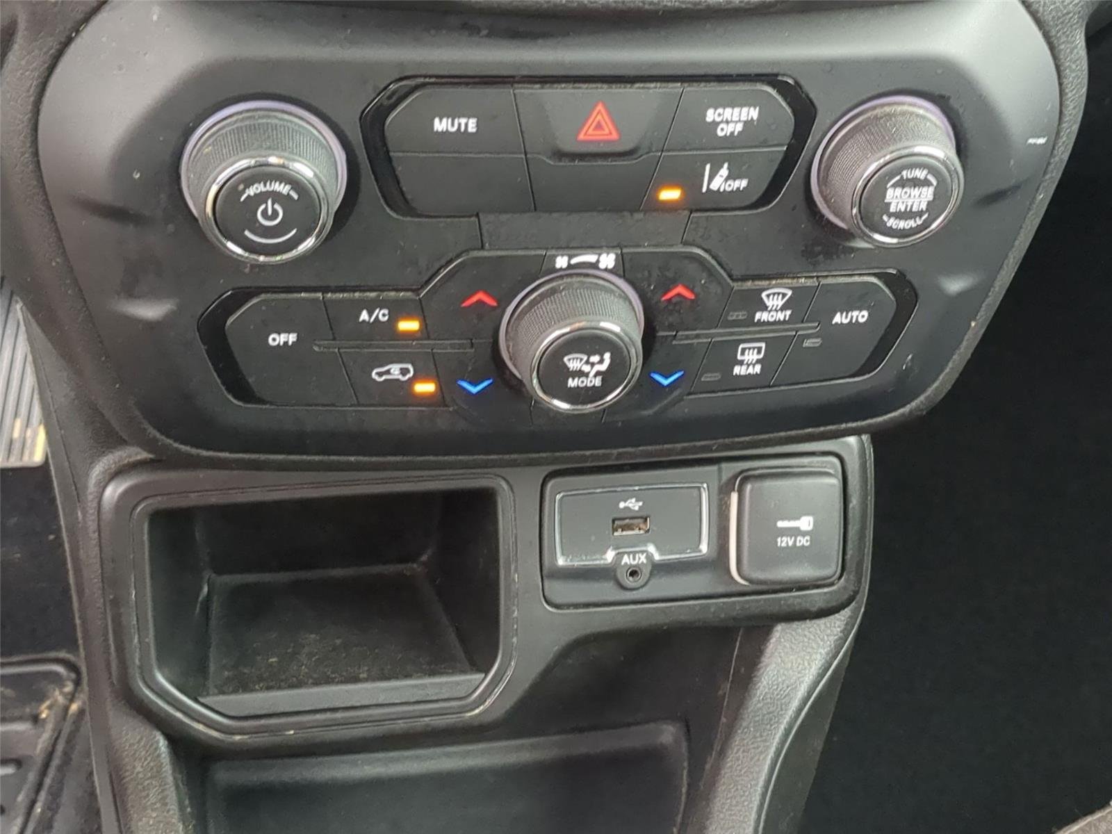 Used 2021 Bikini Metallic Clearcoat Jeep Sport image 26