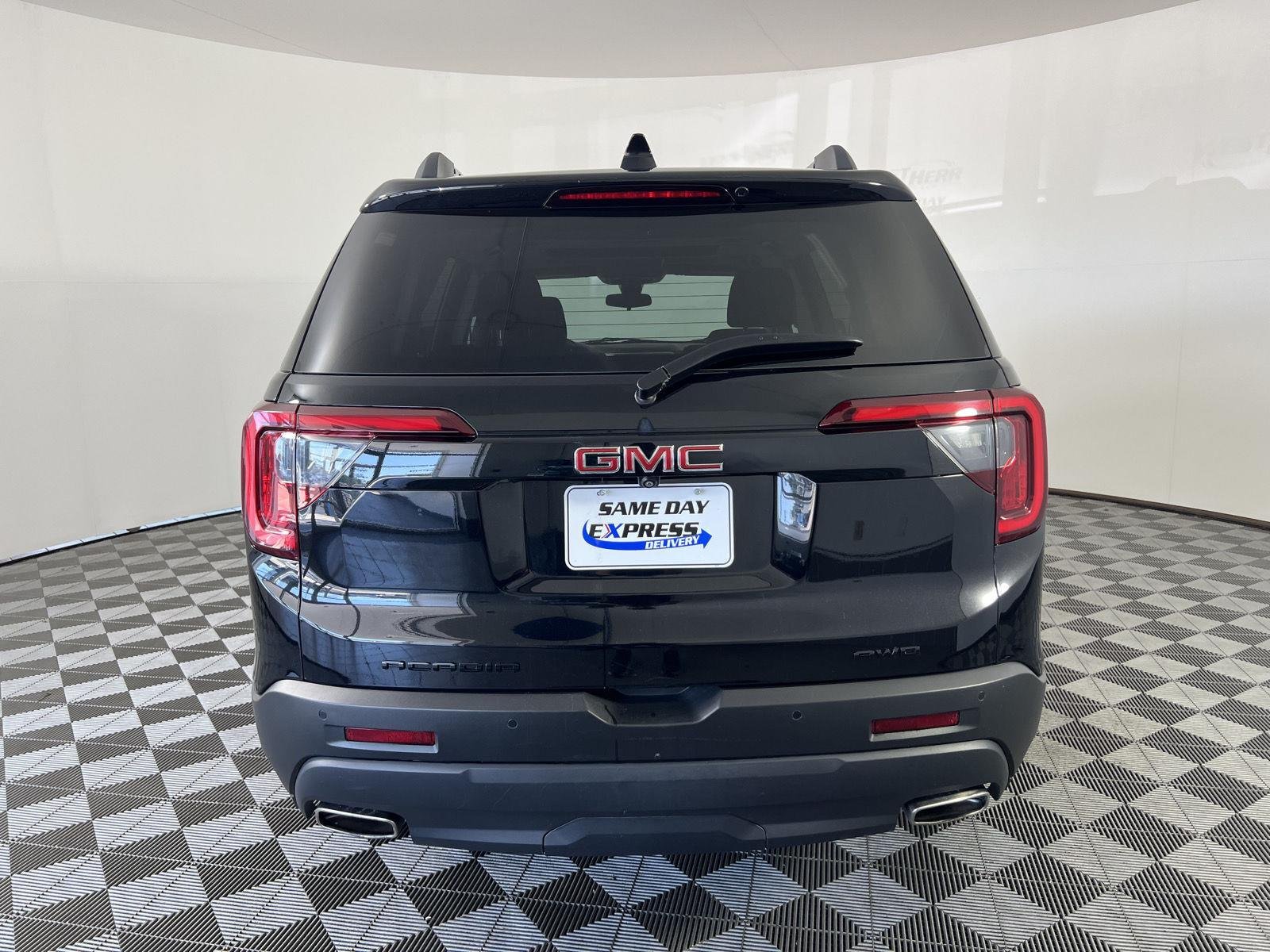 Used 2021 Ebony Twilight Metallic GMC SLE image 29