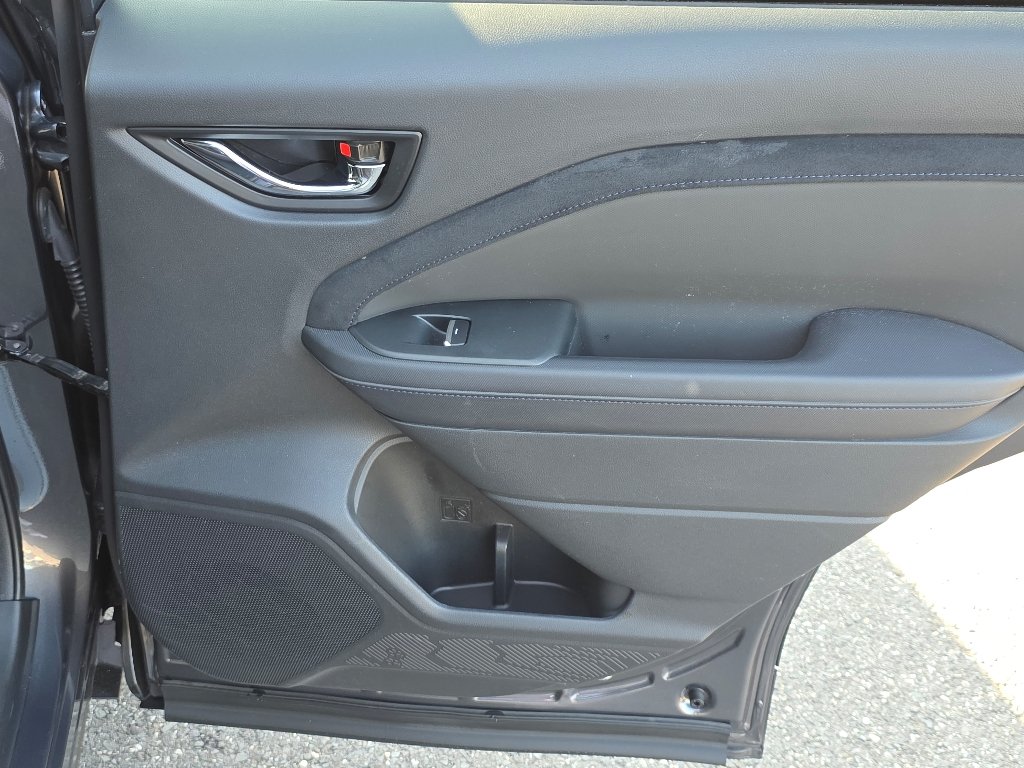 Used 2025 Magnetite Gray Metallic Subaru Limited image 23