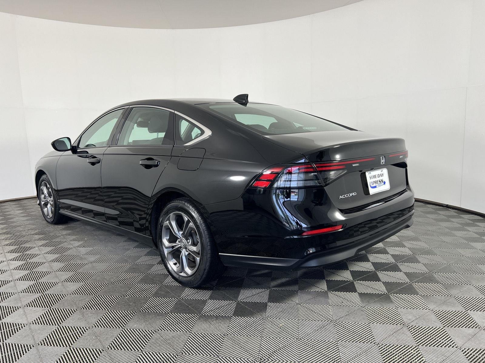 Used 2023 Crystal Black Pearl Honda EX image 26