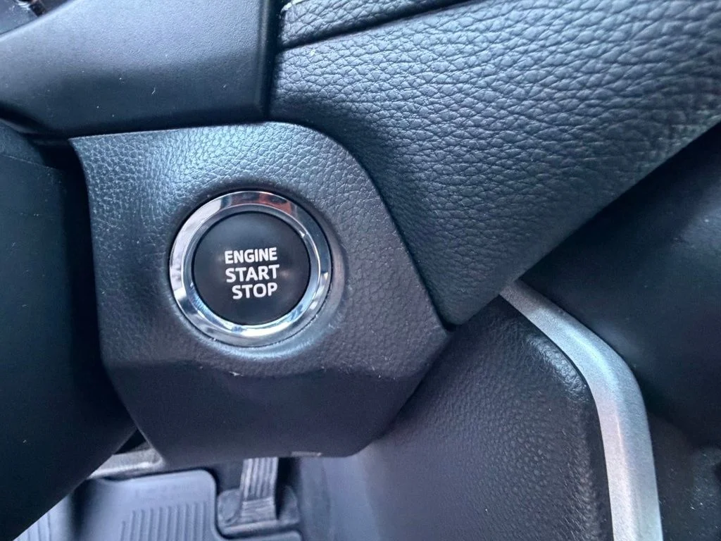 Used 2025 White Toyota XLE image 31