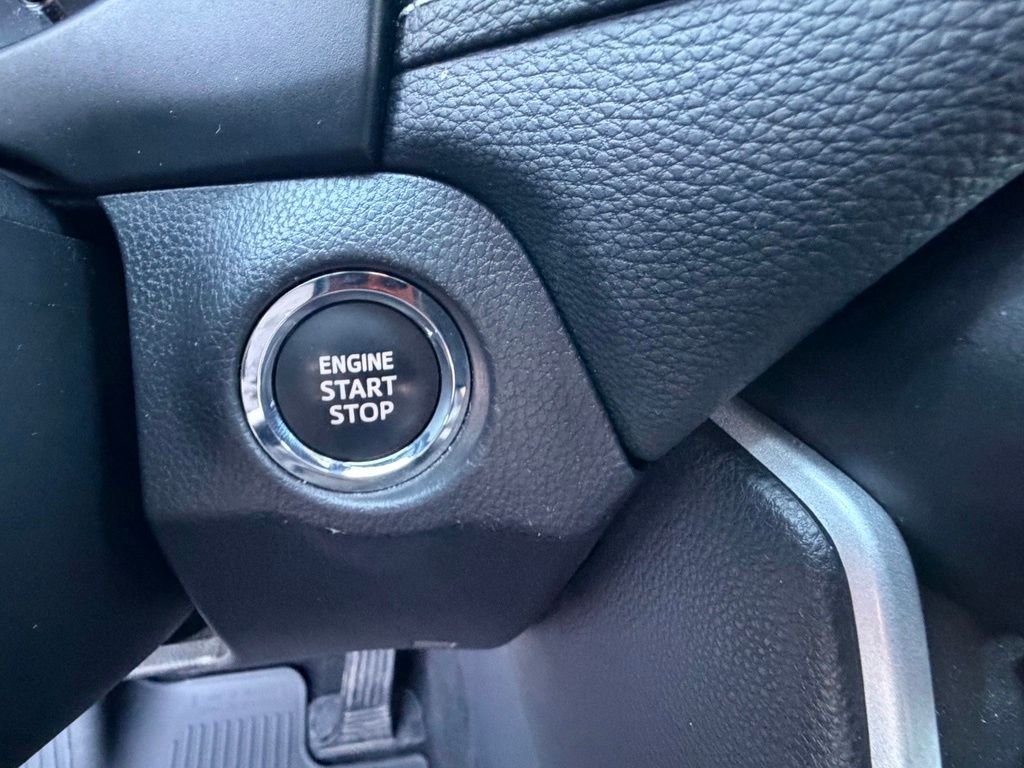 Used 2025 Ice Toyota XLE image 31