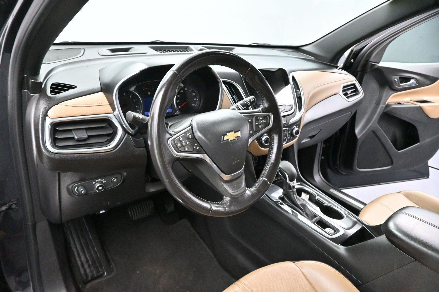 Used 2022 Iron Gray Metallic Chevrolet Premier image 18