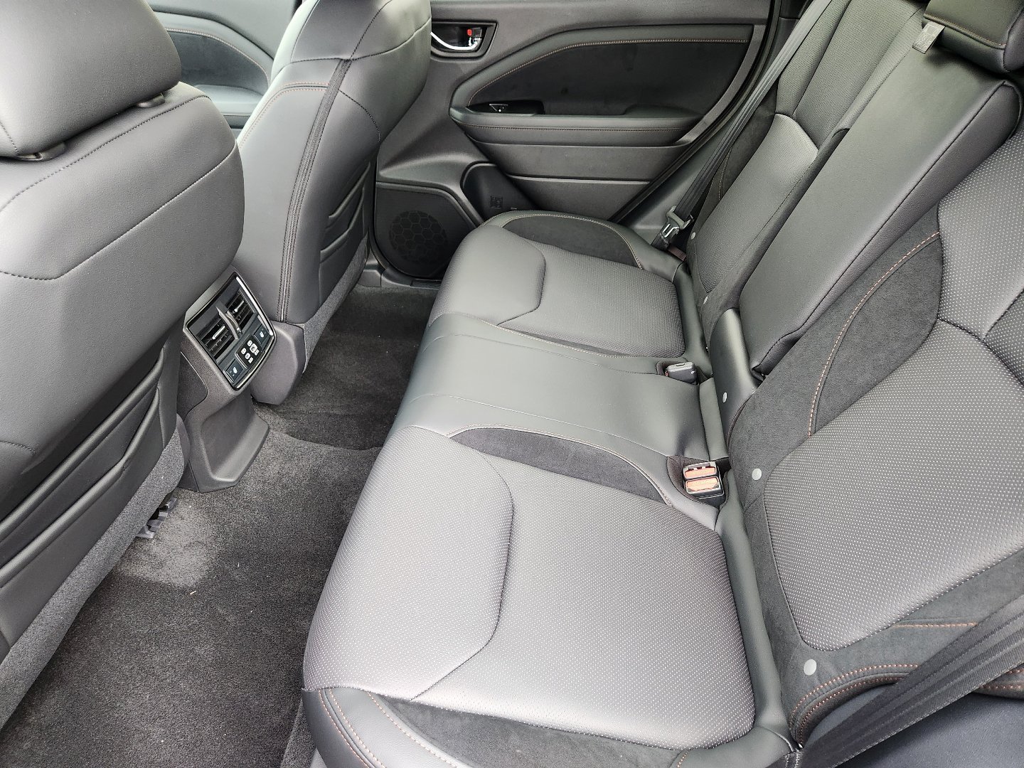 New 2026 DAYBREAK BLUE PEARL Subaru Touring image 24