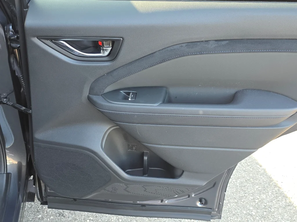 Used 2025 Magnetite Gray Metallic Subaru Limited image 23