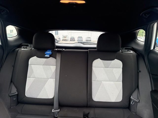 Used 2025 Summit White Chevrolet 1RS image 30
