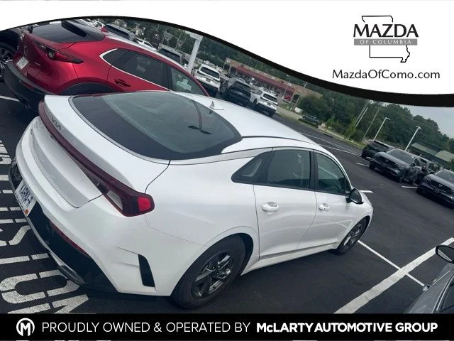 Used 2022 White Kia LXS image 1