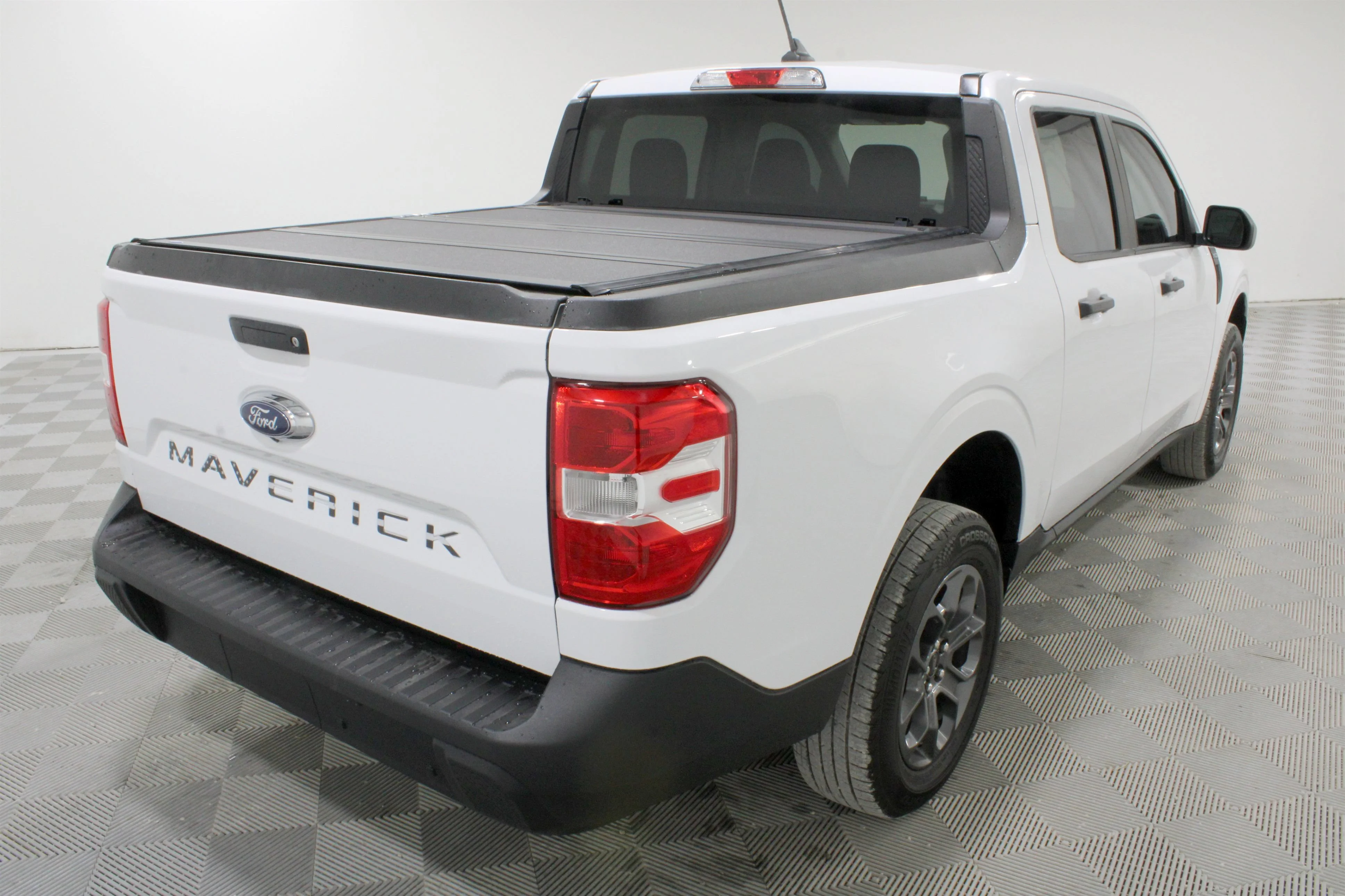 Used 2024 Oxford White Ford XLT image 27