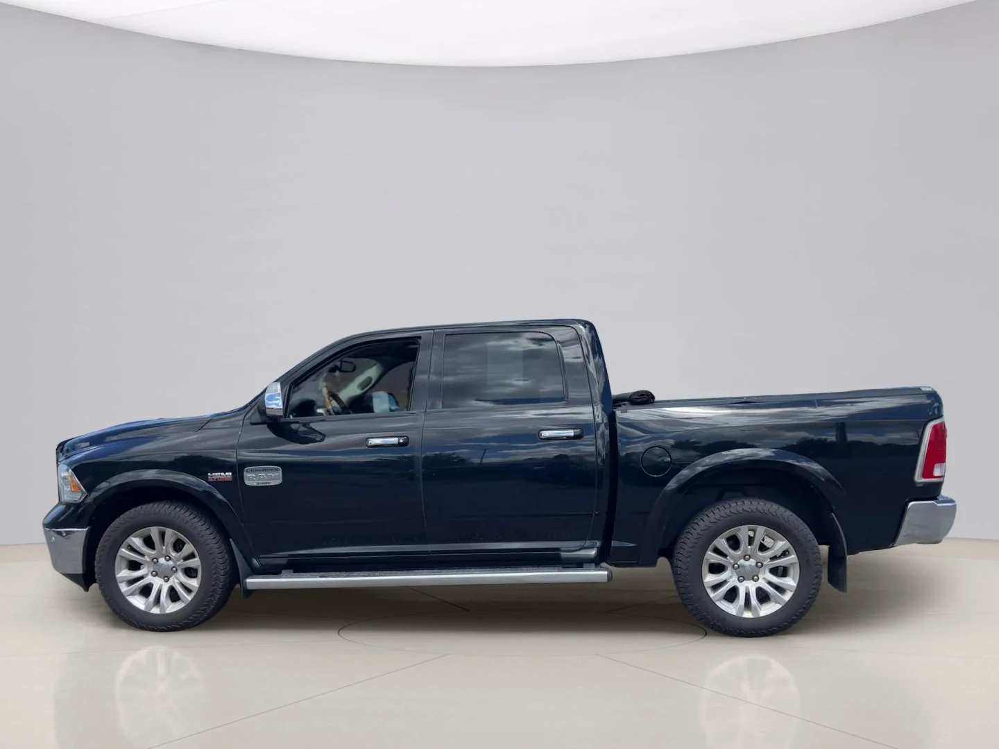 Used 2014 Black Ram LONGHORN image 3