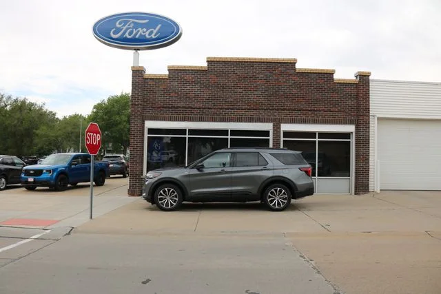 2026 Ford Explorer ST-LINE 4WD's photo