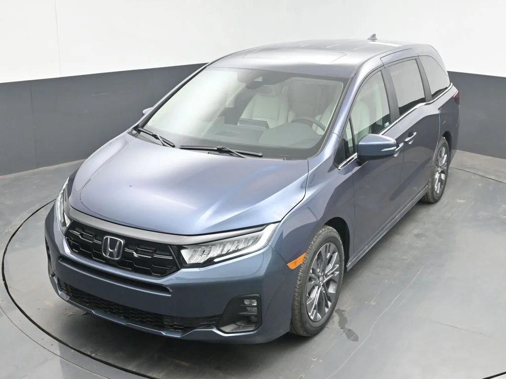 New 2026 Smoke Blue Pearl Honda Touring image 18
