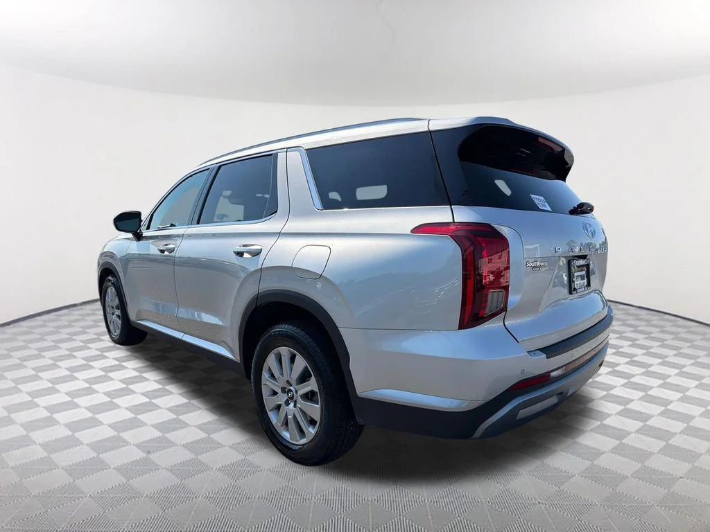 Used 2024 Silver Hyundai SEL image 7
